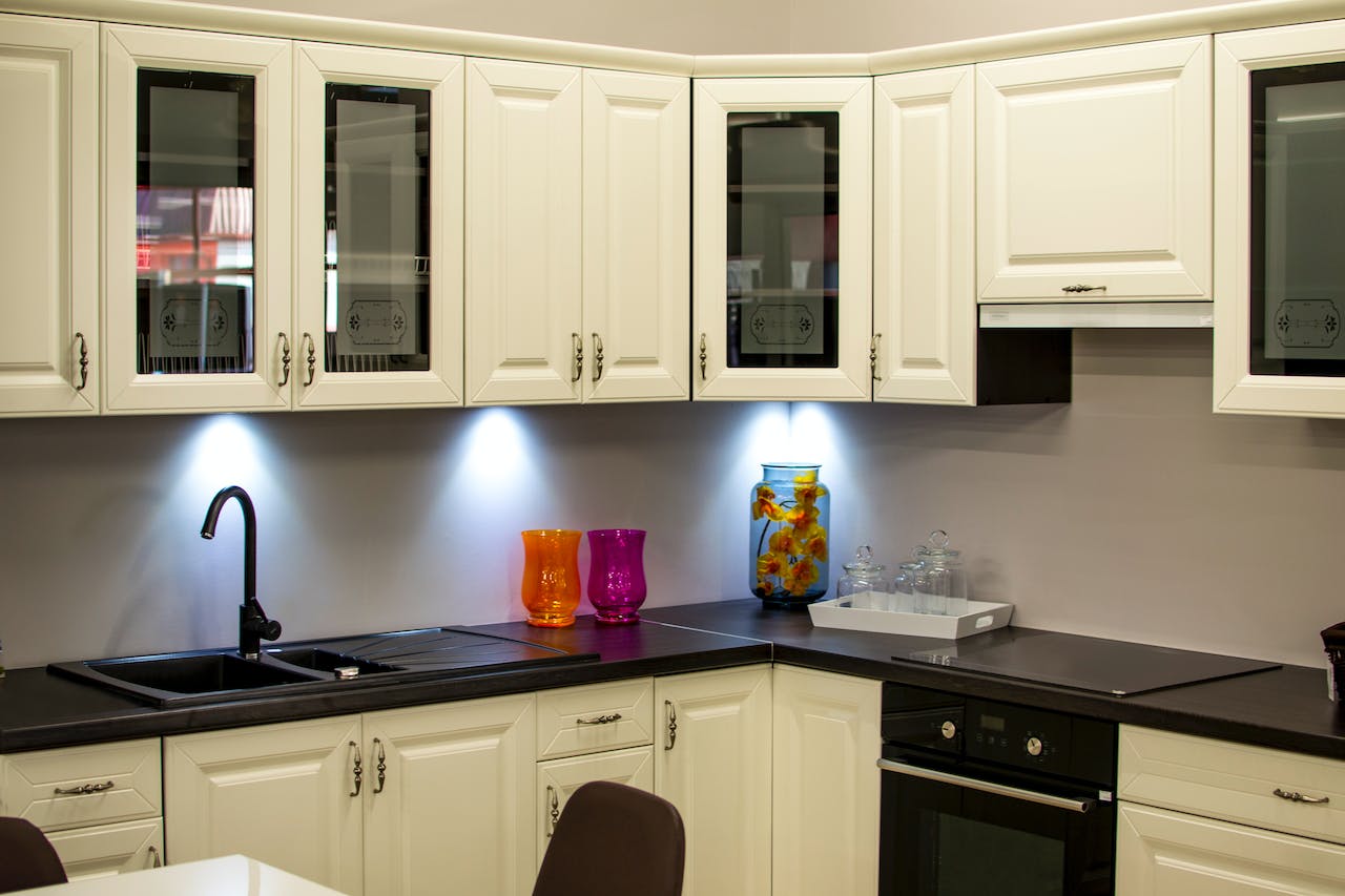 Smart Kitchen Cabinet Upgrades for a Modern Home